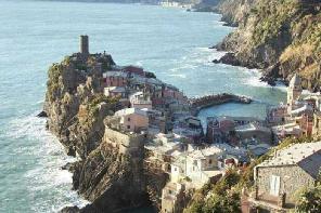 Xtrallusion photo gallery of Italy. Photos, pictures, images and photographs of the Italian Rivieras, the Italian Lakes, the Italian Alps, the Cinque Terre, the Amalfi coast and some of the most beautiful corners of Italy. Plus photos of Italian cities such as Pisa, Milan, Genoa and Rome.